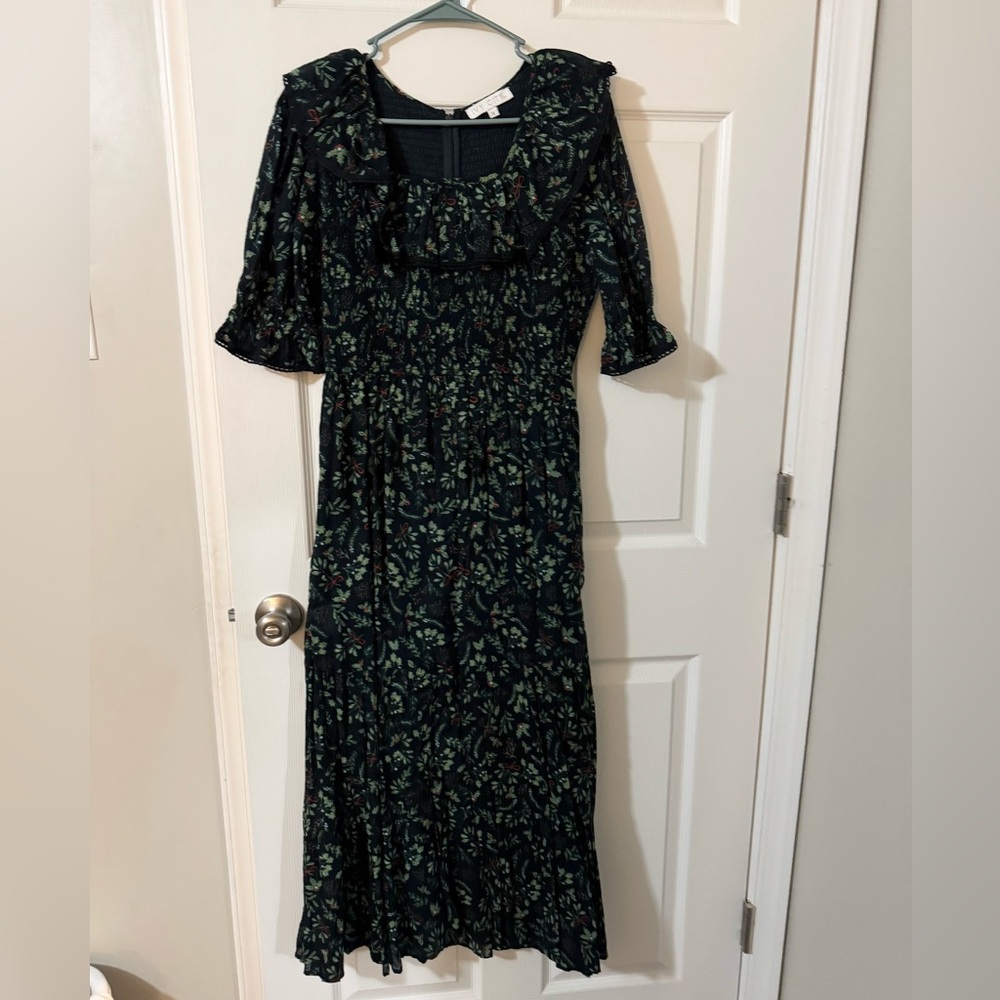 Ivy City Co Dark Green Floral Dress
